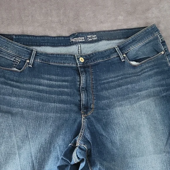 Levi capris - Picture 1 of 4